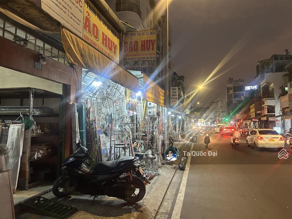 Quận 10  mặt tiền sư vạn hạnh  dt 90.1m2 nở hậu lớn  có lối đi sau  24 tỷ