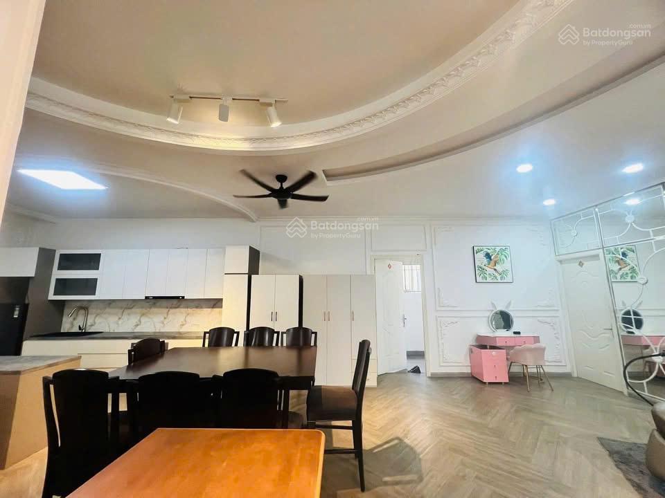Cho thuê mt  nguyễn thị minh khai, quận 1  20x20m (2 tầng)