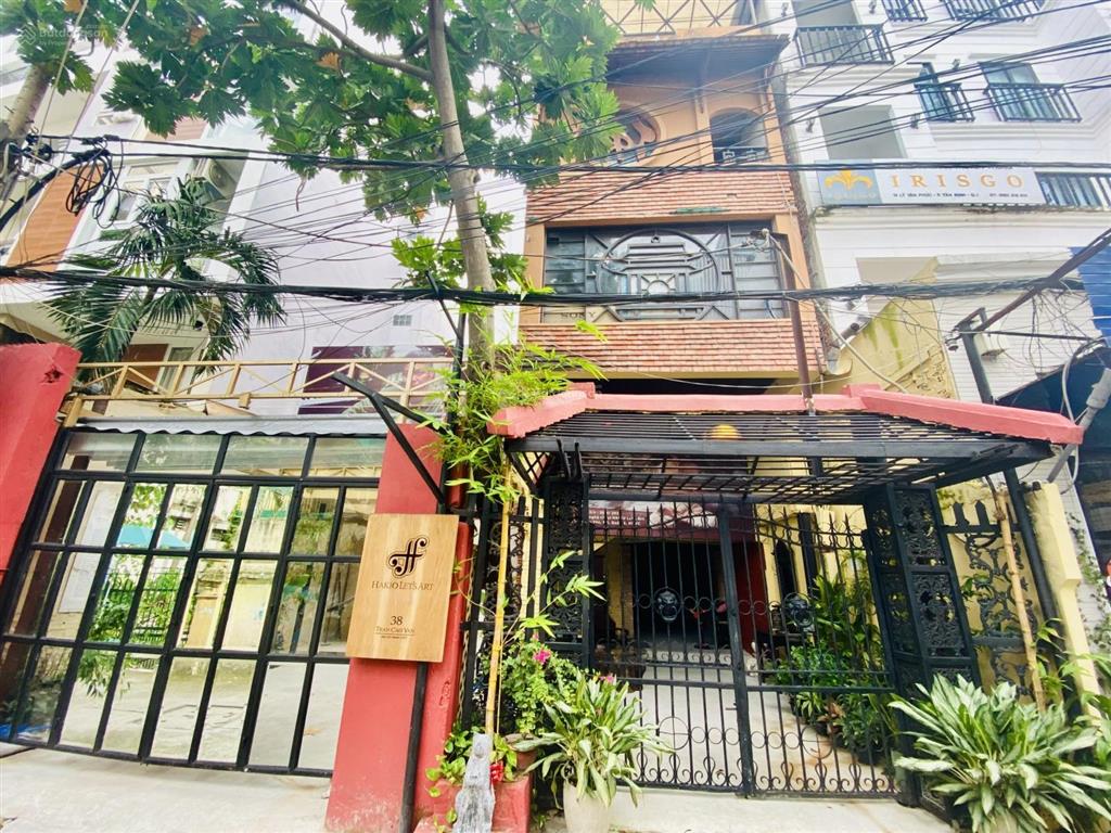 Cho thuê biệt thự ngay hồ con rùa 38 trần cao vân, phường xuân hòa (10x20m trệt 3 lầu sân vườn)