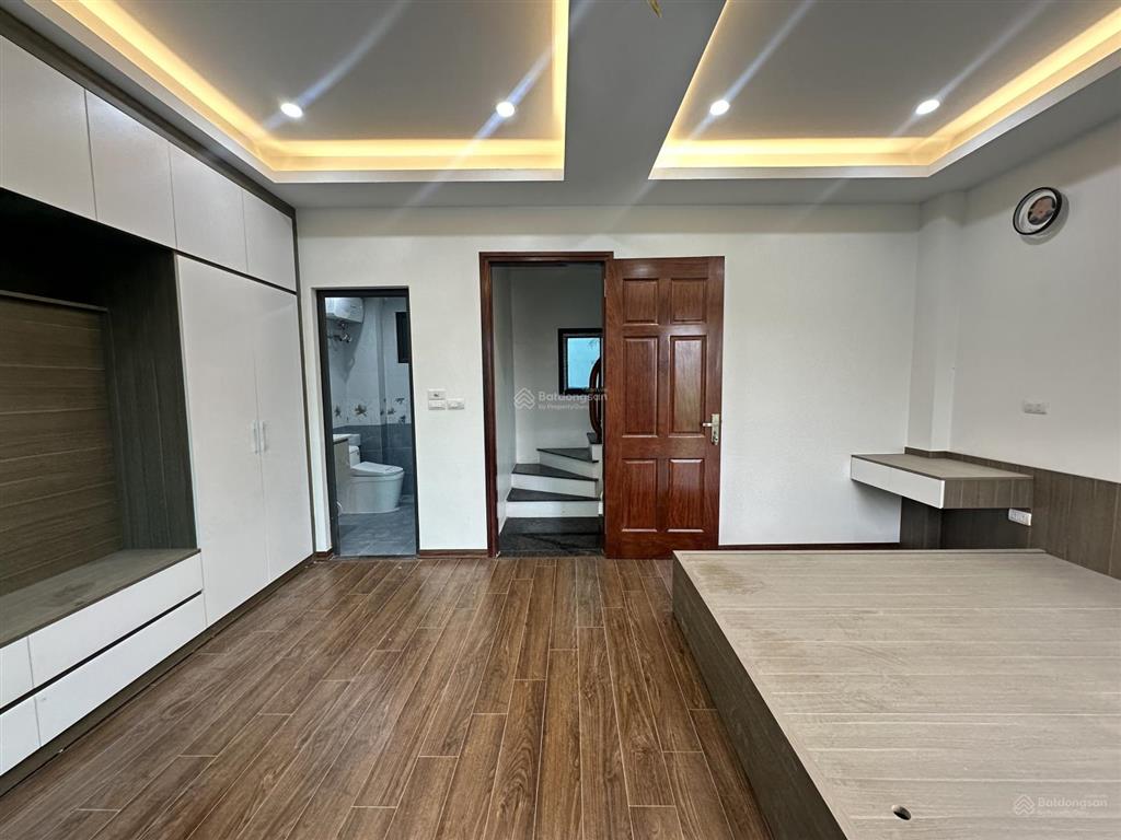 Phố bạch mai, ô tô tránh, kinh doanh 2 thoáng, 5t, nội thất long lanh, sổ vuông đẹp, bách kinh xây