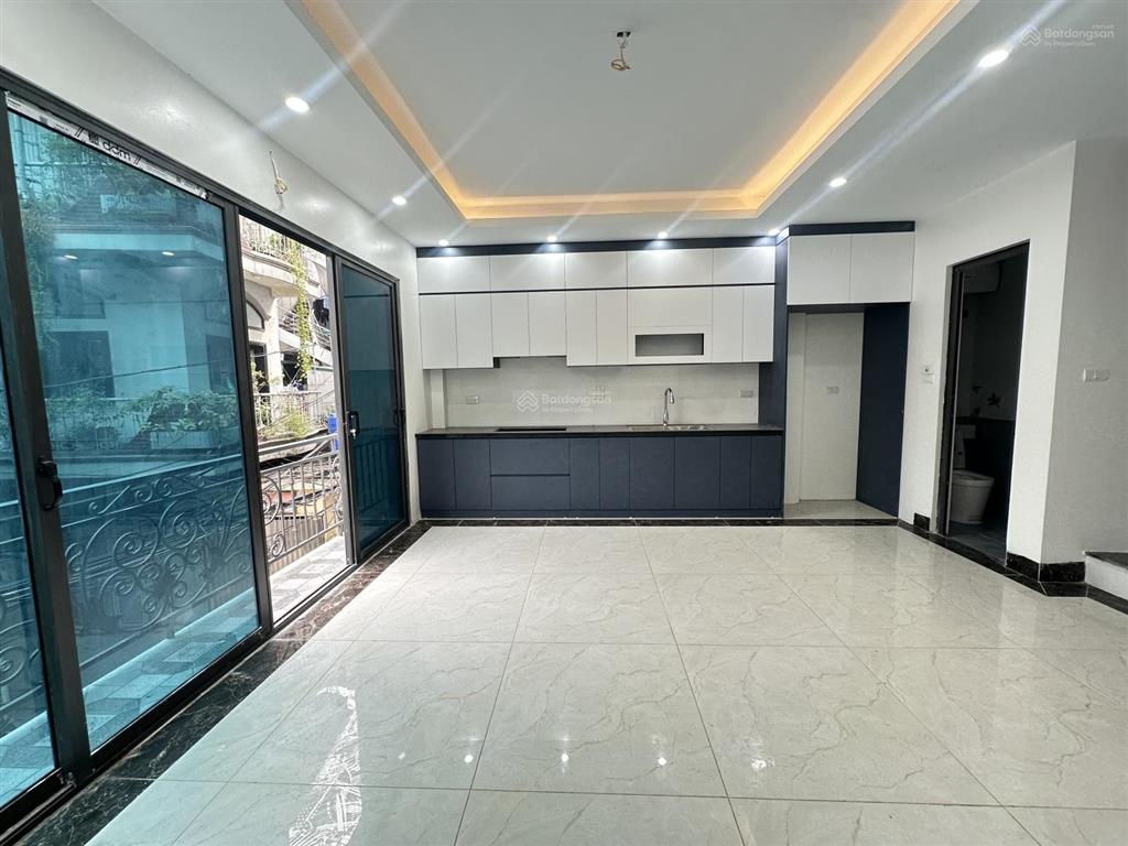 Phố bạch mai, ô tô tránh, kinh doanh 2 thoáng, 5t, nội thất long lanh, sổ vuông đẹp, bách kinh xây