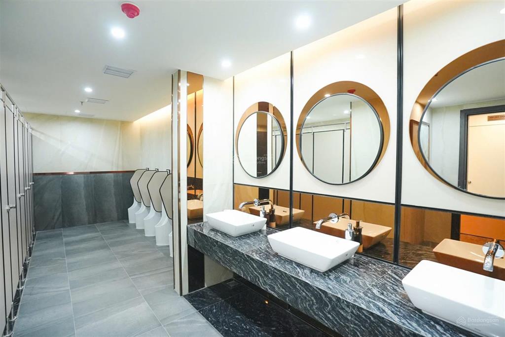 Bán sàn văn phòng hạng a. vinaconex diamond towe tower  495c bạch mai  0962 252 ***