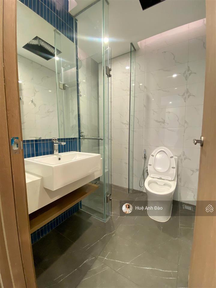 Chủ đi nước ngoài cần bán căn hộ 2 ngủ nhỏ bằng giá gốc hợp đồng  chỉ 2.900 tỷ