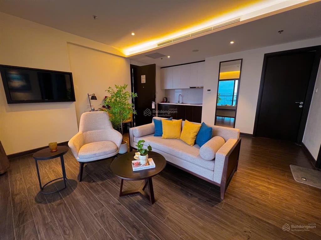 Chính chủ cần bán nhanh 2n2vs view trực diện biển cắt lỗ, giá 4,2 tỷ rẻ nhất toà.  0936 915 ***