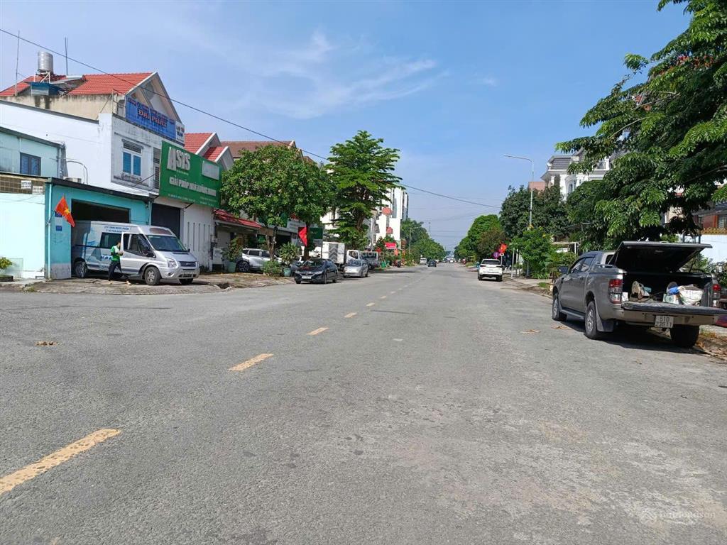 Bán nhà biệt thự 18 tỷ siêu vip thới an, 4 tầng, 209m2, 10x20m, đường siêu rộng 25m, lê thị riêng