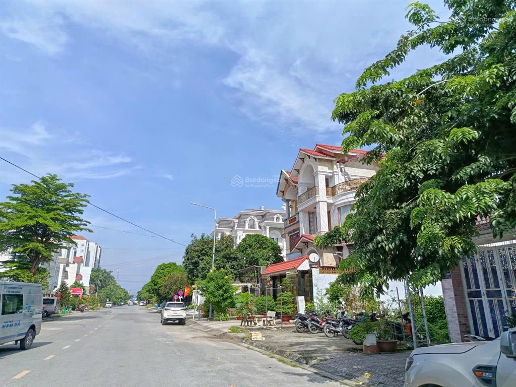 Bán nhà biệt thự 18 tỷ siêu vip thới an, 4 tầng, 209m2, 10x20m, đường siêu rộng 25m, lê thị riêng