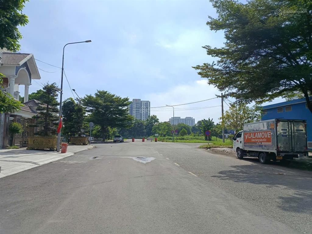 Bán nhà biệt thự 18 tỷ siêu vip thới an, 4 tầng, 209m2, 10x20m, đường siêu rộng 25m, lê thị riêng