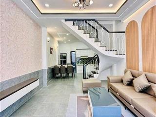 Bán gấp nhà hẻm oto, 52m2, 2 tầng trần khắc chân, quận 1, dòng tiền 10 triệu/tháng