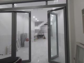 Hh 1% ae dẫn dùm nhà mặt tiền trung mỹ tây 9 dt 4x18m 1 lầu 3pn