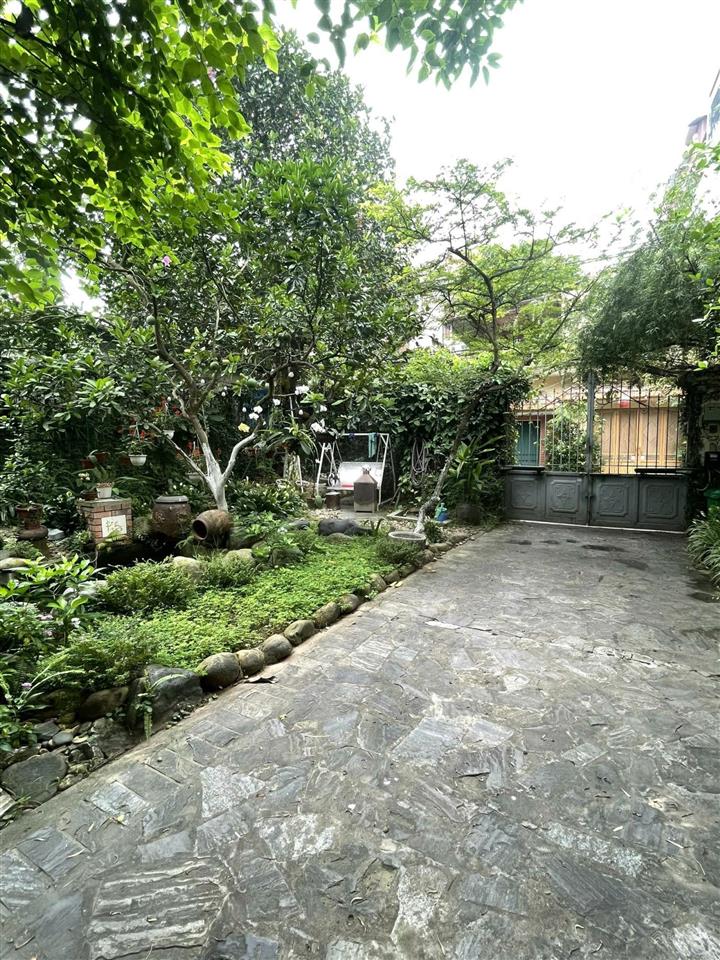 Cần bán biệt thự tại ngọc thụy, lb 3 tầng có sân vườn, chuẩn không gian sống bình yên, giá 60 tỷ