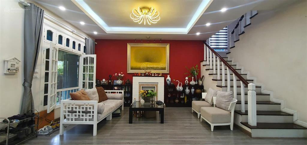 Cần bán biệt thự tại ngọc thụy, lb 3 tầng có sân vườn, chuẩn không gian sống bình yên, giá 60 tỷ