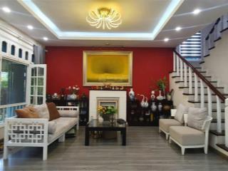Cần bán biệt thự tại ngọc thụy, lb 3 tầng kiểu pháp sân vườn, chuẩn không gian sống bình yên