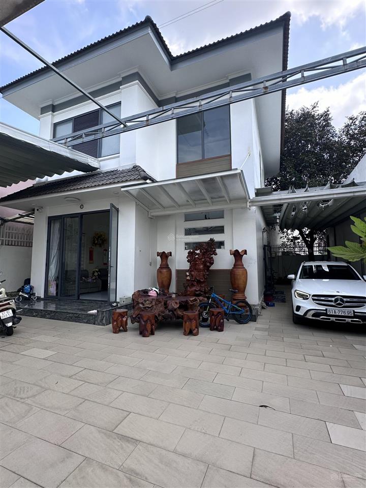 Chính chủ bán nhà sổ sẵn thủ dầu một ngang 15m hiếm, hồ cá koi, cạnh bigc chỉ 7 tỷ, bank hỗ trợ