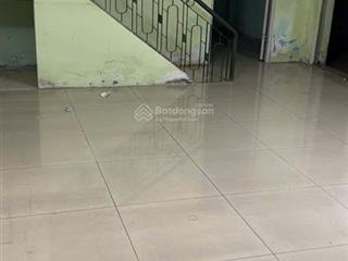 Cho thuê nhà quận 3, 68m2, 2pn, 1wc