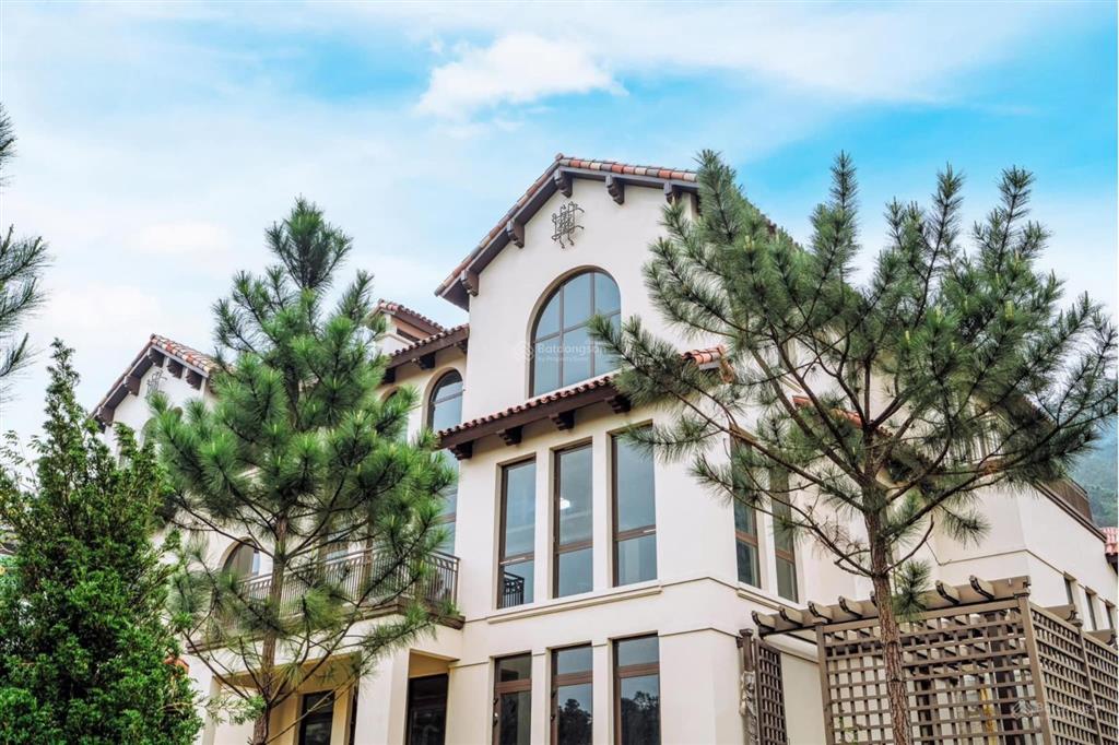 Nhượng suất ngoại giao biệt thự song lập 245,15m đợt 1, giá rẻ hơn 2 tỷ . ký hđmb trực tiếp cđt