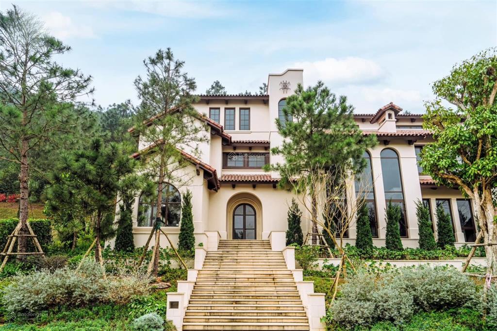 Nhượng suất ngoại giao biệt thự song lập 245,15m đợt 1, giá rẻ hơn 2 tỷ . ký hđmb trực tiếp cđt