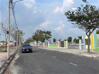 Ưu tiên làm việc ngay bán gấp lô 180m2 chỉ 3tỷ. khu d2d, đường rộng, dân đông kín, nhiều tiện ích