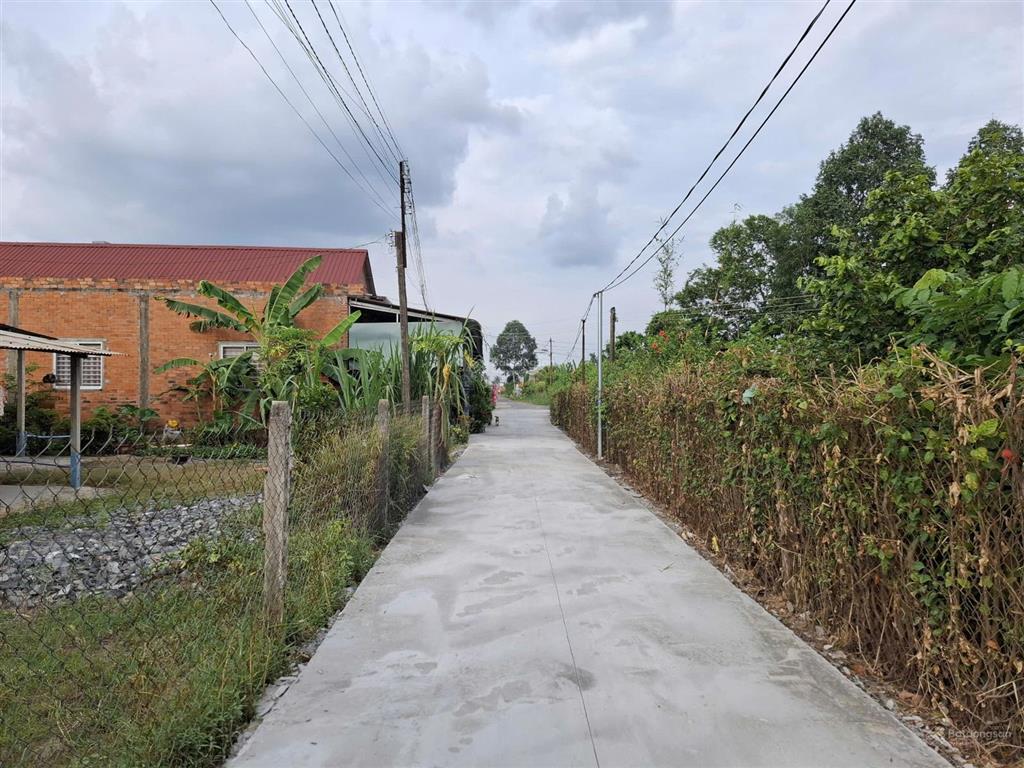 Đường bê tông gần kcn phước đông 12*19.5m có 100m2 thổ cư, chỉ 1,3 tỷ