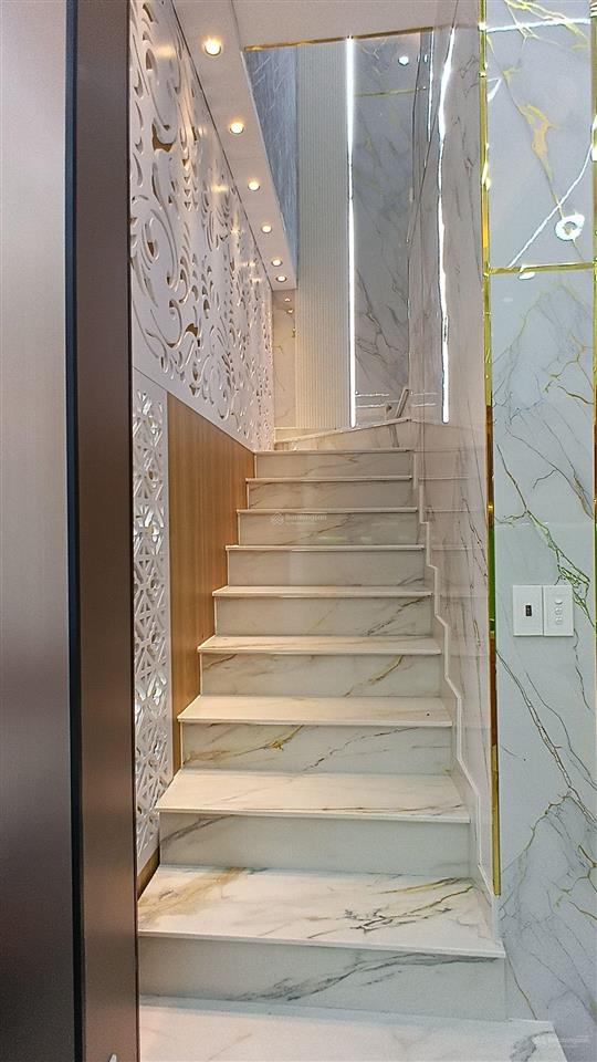 Thới an, q12 nhà chuẩn châu âu ở ngay đón tết  xe hơi trong nhà  full nội thất