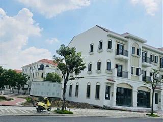 Nhà phố kiến trúc tây ban nha sang trọng,hiện đại phù hợp ở ,đầu tư cho thuê.