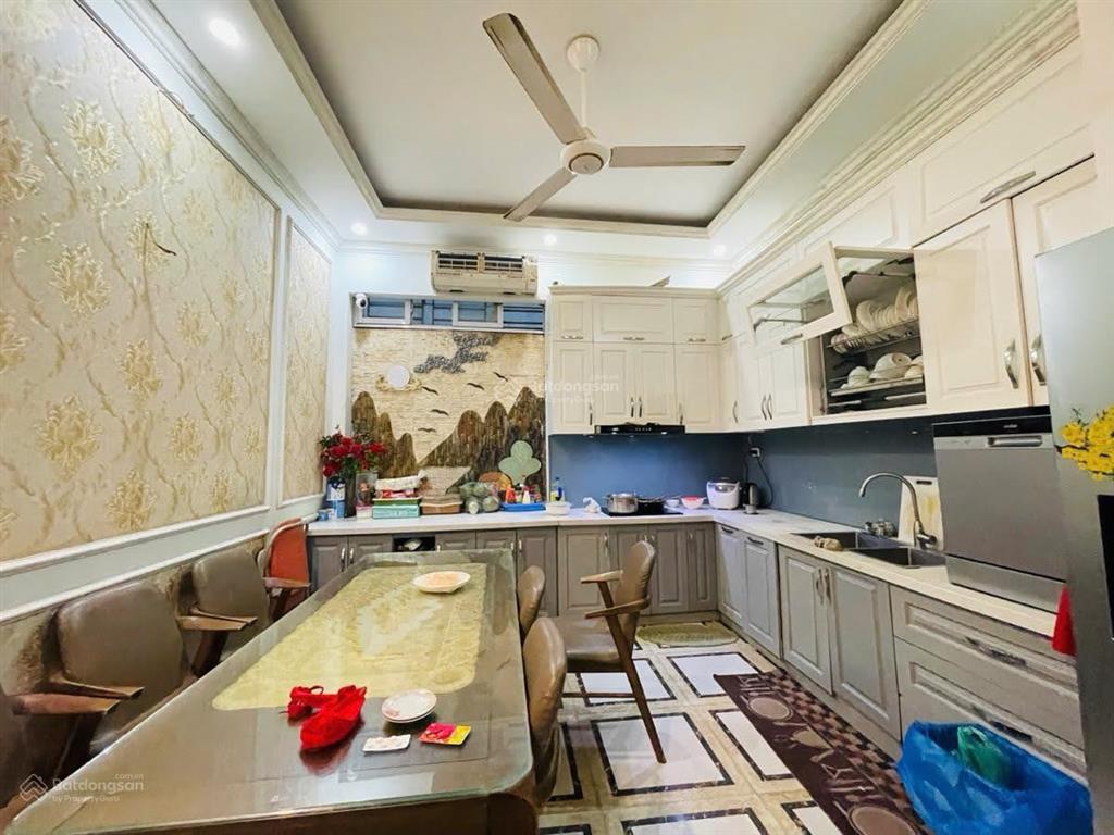 Bán nhà đường định công thượng, 55m2 * 6 tầng, ô chờ thang máy giá 15.5 tỷ