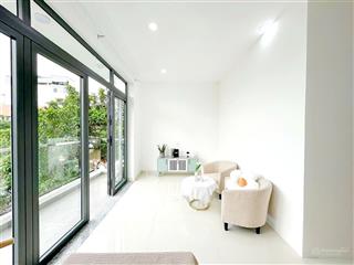 Căn hộ 1 phòng ngủ, full nội thất có ban công thoáng, lầu cao bình thạnh