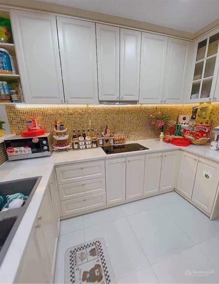 Mình cần bán gấp, giá cắt lỗ, chung cư ha do centrosa, căn 110m2, 3pn, 2wc, full nt, giá 8.8 tỷ