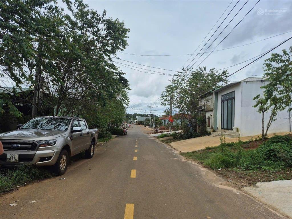 Bán đất đ. ngô quyền, măng đen, 6.5 tỷ, sổ hồng 210m2, thực tế 329m2, 150m2 thổ cư. pháp lý đầy đủ