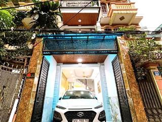 Nhà sát ngã tư sở thanh xuân . hơn 14 tỷ 5 tầng. gara ô tô . nhà mới đẹp đón tết full nội thất đầy.