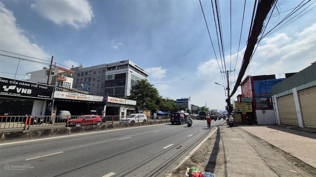 Vị trí đẹp  ngay đại học luật  hbc nhà 4 tầng  hẻm nhựa 6m  5,5 x 16 (88m2)  chỉ 10,5 tỷ tl