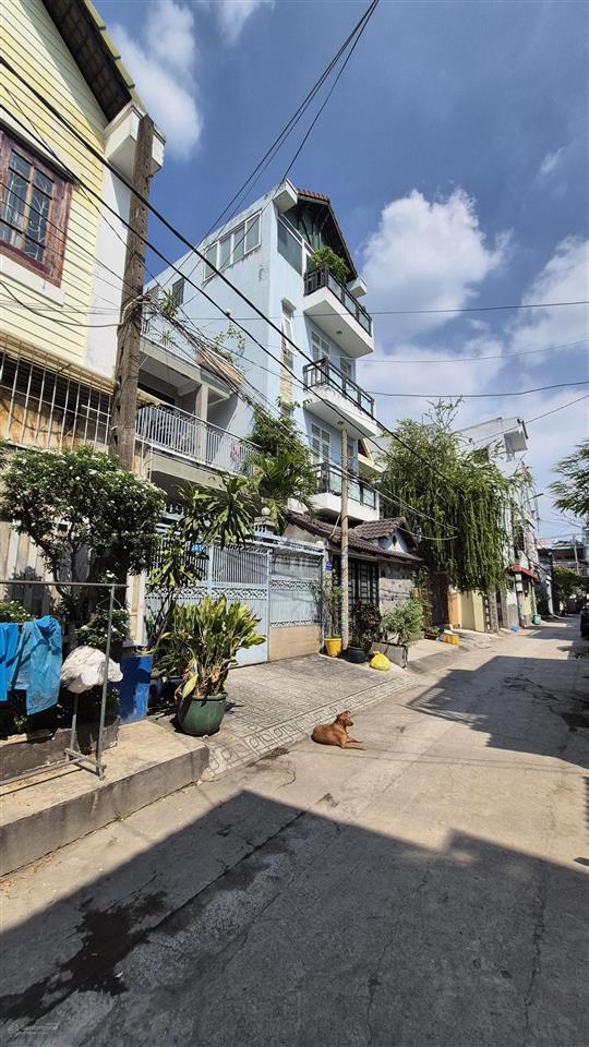 Vị trí đẹp  ngay đại học luật  hbc nhà 4 tầng  hẻm nhựa 6m  5,5 x 16 (88m2)  chỉ 10,5 tỷ tl