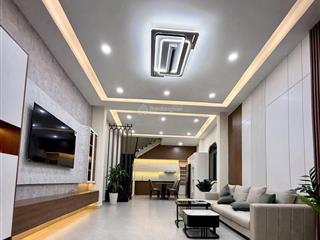 Cơ hội 102 !!! nhà trường sơn, q.10  giá siêu mềm 4.7 tỷ  diện tích 52m2  1 trệt 1 lầu  shr