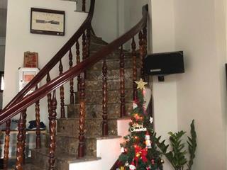 Bán nhà 3 mặt tiền ngay trung tâm