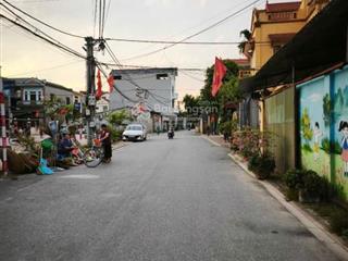 Bán đất tặng nhà 2,5 tại trục chính thôn hàn lạc, phú thị (xã thuận an), gia lâm.