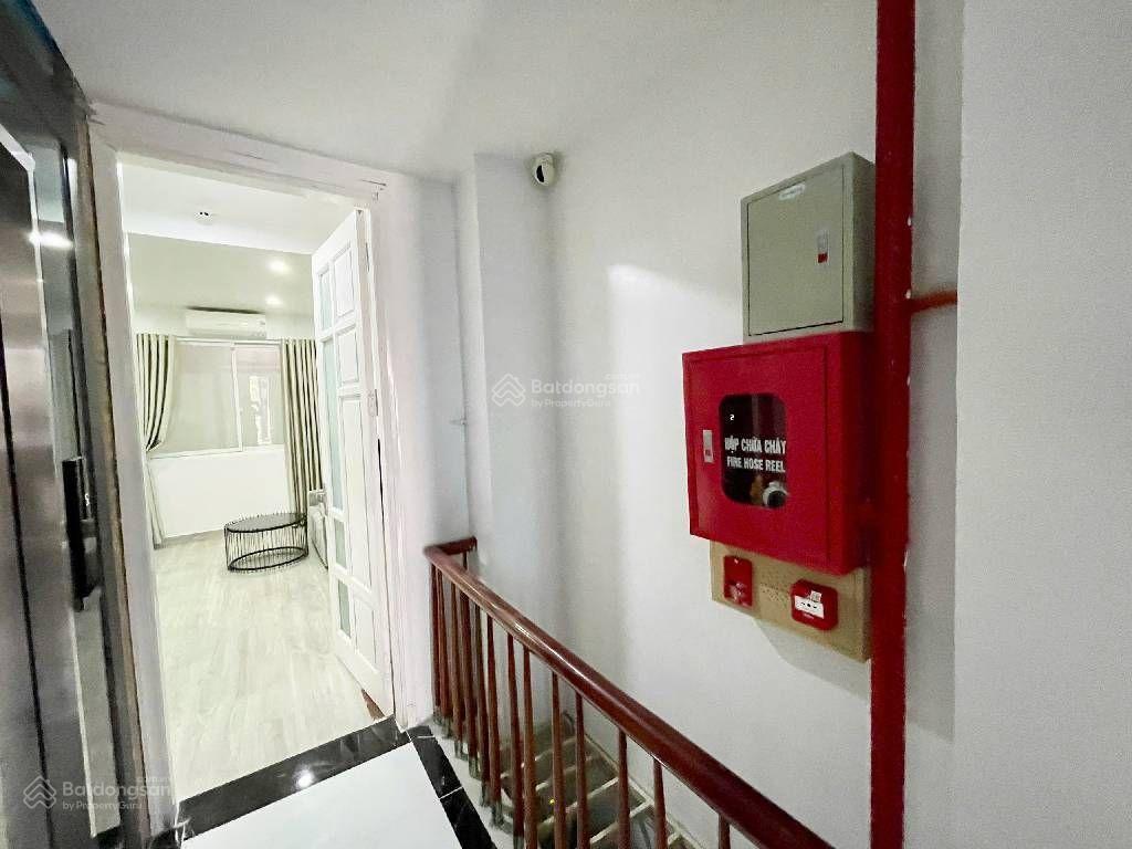 Vip cầu giấy  5 tầng ô chờ thang máy  dòng tiền ổn định  ở sướng cho thuê lời