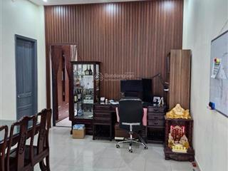 Cần bán nhà mặt tiền kinh doanh quận 7. giá chỉ 4.55 tỷ