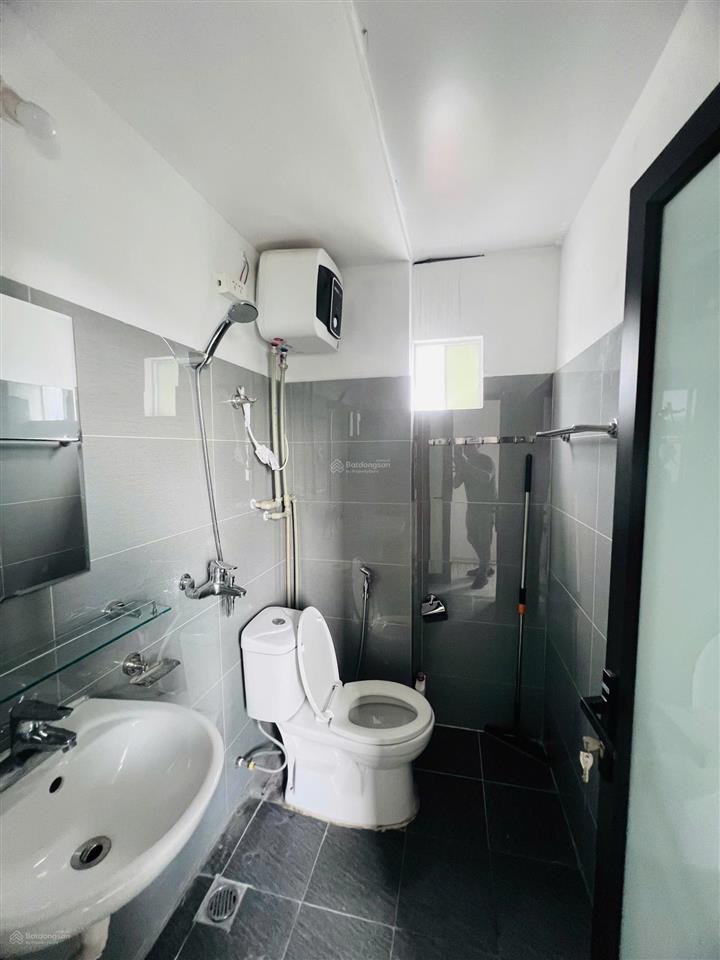 Ccmn 6 tầng thang máy  lô góc  cách 1 nhà ra phố  đầy đủ giấy phép  10 phòng khép kín