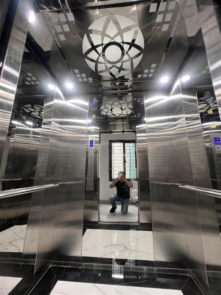 Ccmn 6 tầng thang máy  lô góc  cách 1 nhà ra phố  đầy đủ giấy phép  10 phòng khép kín