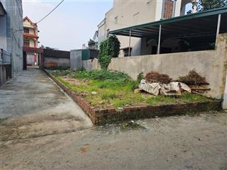 Quốc oai  lô góc nhỉnh 100m  ô tô chạy vòng quanh, 300m trường, chợ, ub, ytế....