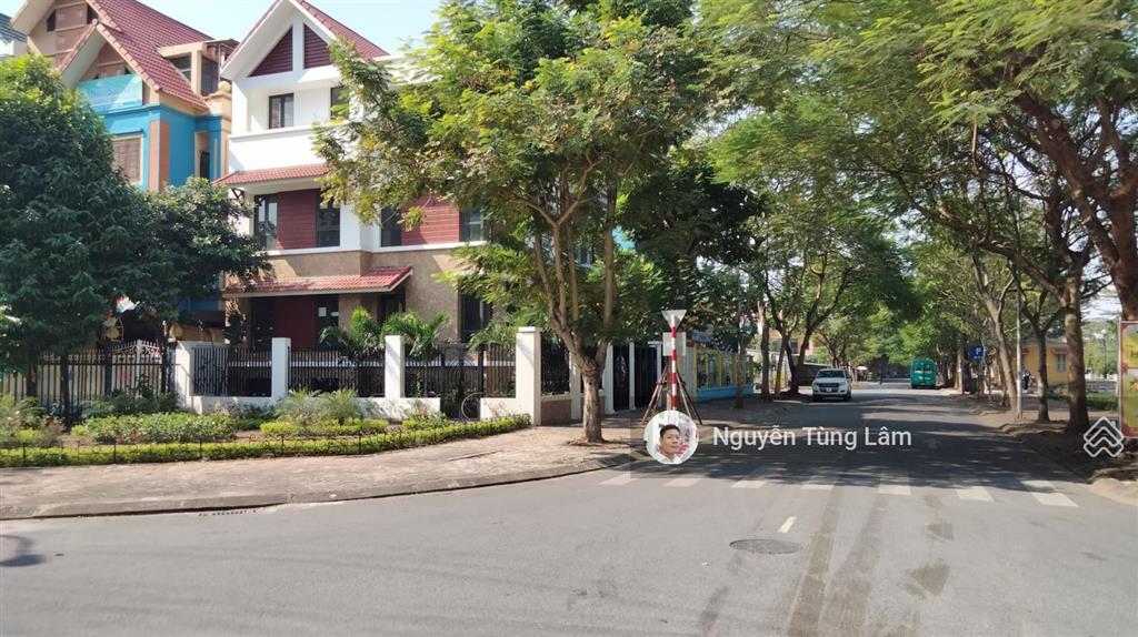 Bán biệt thự đơn lập nhà thô kdt sài đồng 215m2  gần hồ sát phố  giá tốt