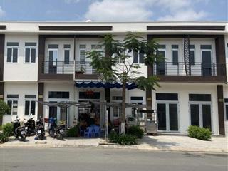 Cần bán gấp nhà phố 1 trệt 1 lầu giá 1,5 tỷ ,shr, sang tên công chứng ngay