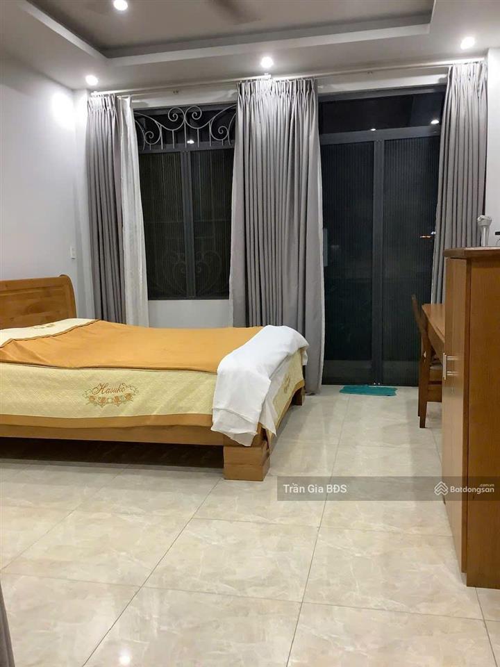 Hẻm xe hơi  gần mt phan văn trị p5  ngay cổng emart cityland