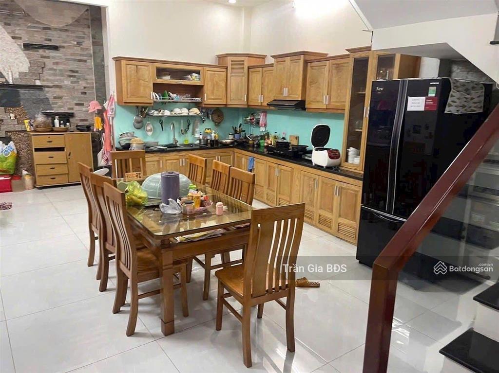 Mặt tiền tô ký, gần cvpm  84m2 lề đường rộng 10m  kinh doanh đa ngành. 12,5 tỷ tl