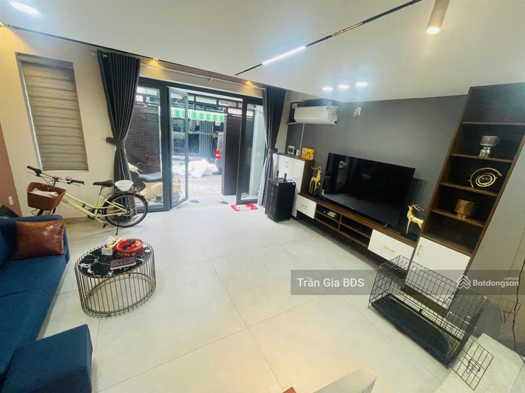 Nhà đẹp 5 tầng ( dt 5x12), hẻm xe tải quay đầu  p11 gv. giá 6,8 tỷ thương lượng