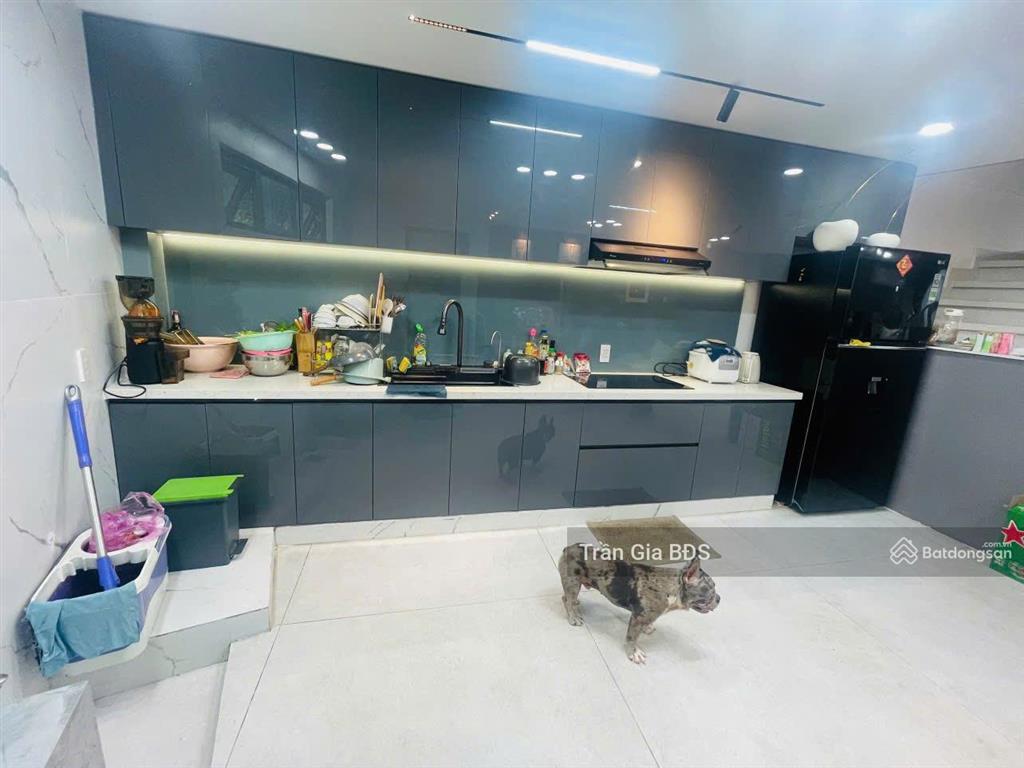 Nhà đẹp 5 tầng ( dt 5x12), hẻm xe tải quay đầu  p11 gv. giá 6,8 tỷ thương lượng