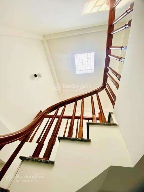 Chính chủ mình bán nhà phố ngọc trì  trung tâm long biên  lô góc 4 mặt thoáng ngõ ba gác tránh !