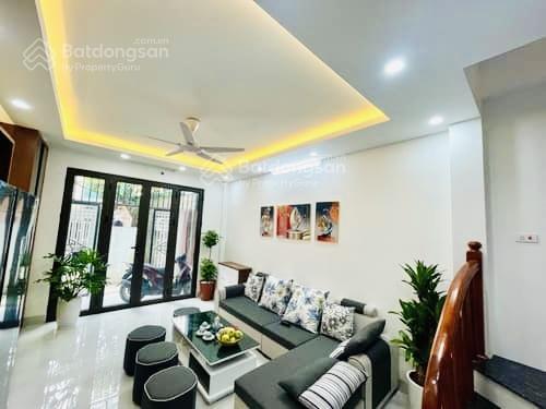 Chính chủ mình bán nhà phố ngọc trì  trung tâm long biên  lô góc 4 mặt thoáng ngõ ba gác tránh !