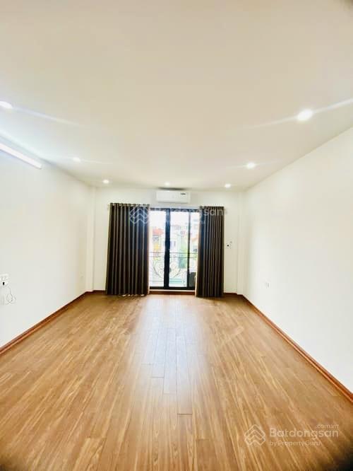 Chính chủ mình bán nhà phố ngọc trì  trung tâm long biên  lô góc 4 mặt thoáng ngõ ba gác tránh !