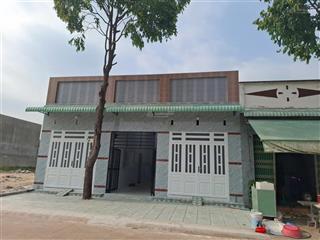 Bán trọ gồm 2 kiot 1 trệt 1 lửng 2p ngủ và 8p trọ diện tích 300m2 ,nằm ngay khu l mỹ phước 3