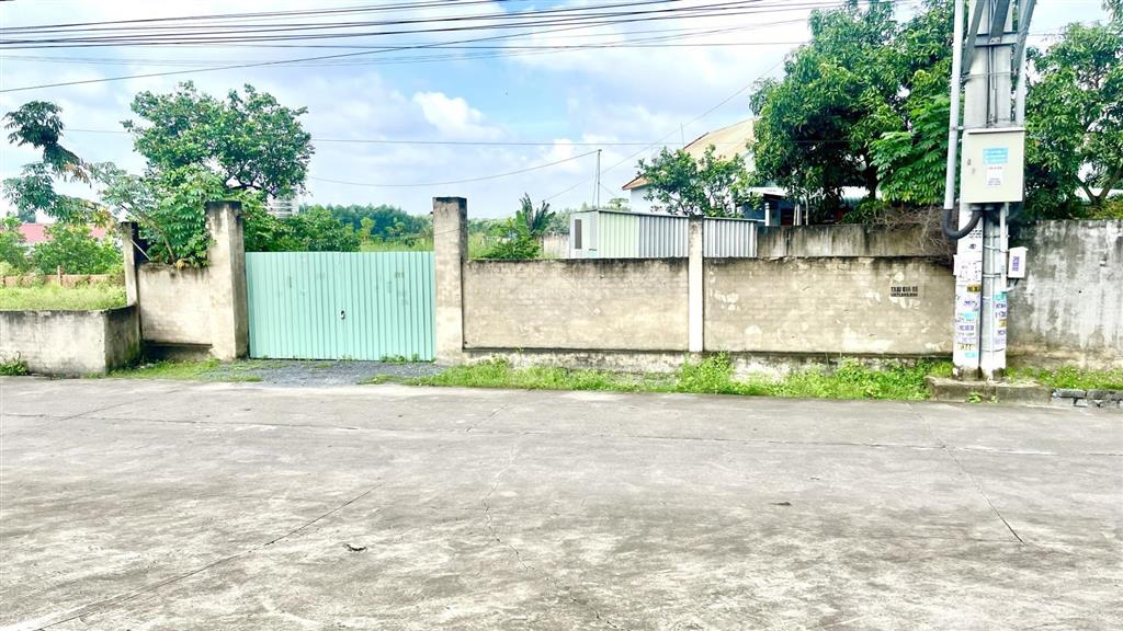 Chỉ 5.4tr/m2 cho lô đất 1/ đường phùng hưng. cổng phụ kcn an phước, long đức. thương lượng mạnh